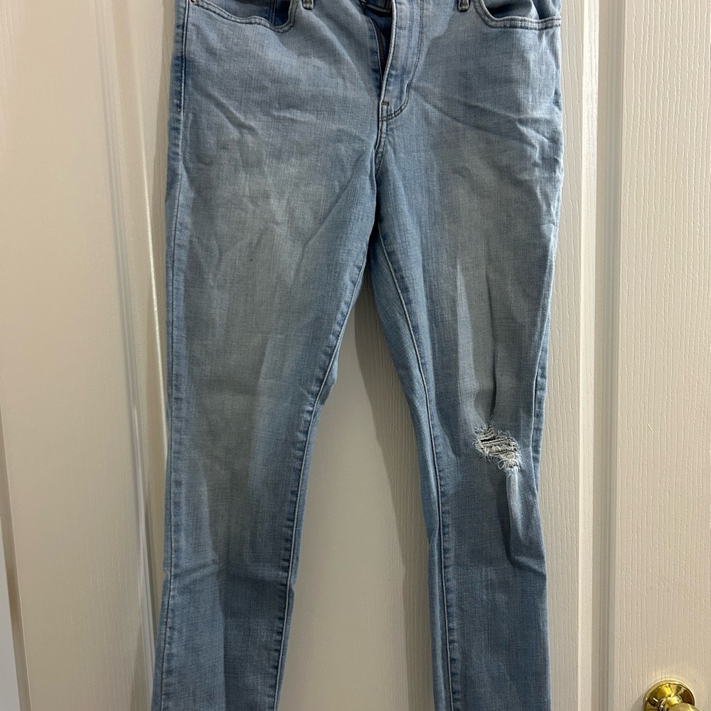 Levi Women’s Distressed Slimming Skinny Jeans
